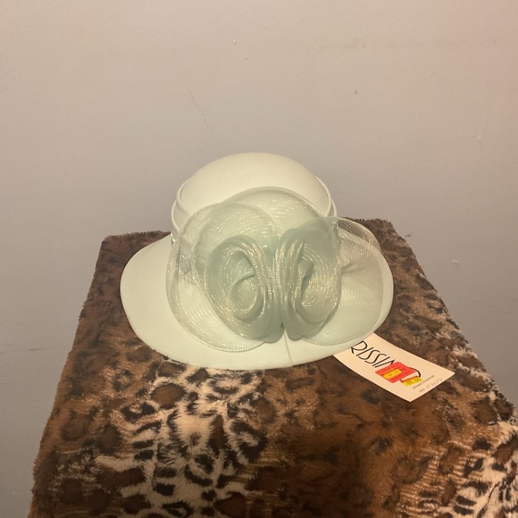 Light Blue Hat With Flower - Picture 1 of 5